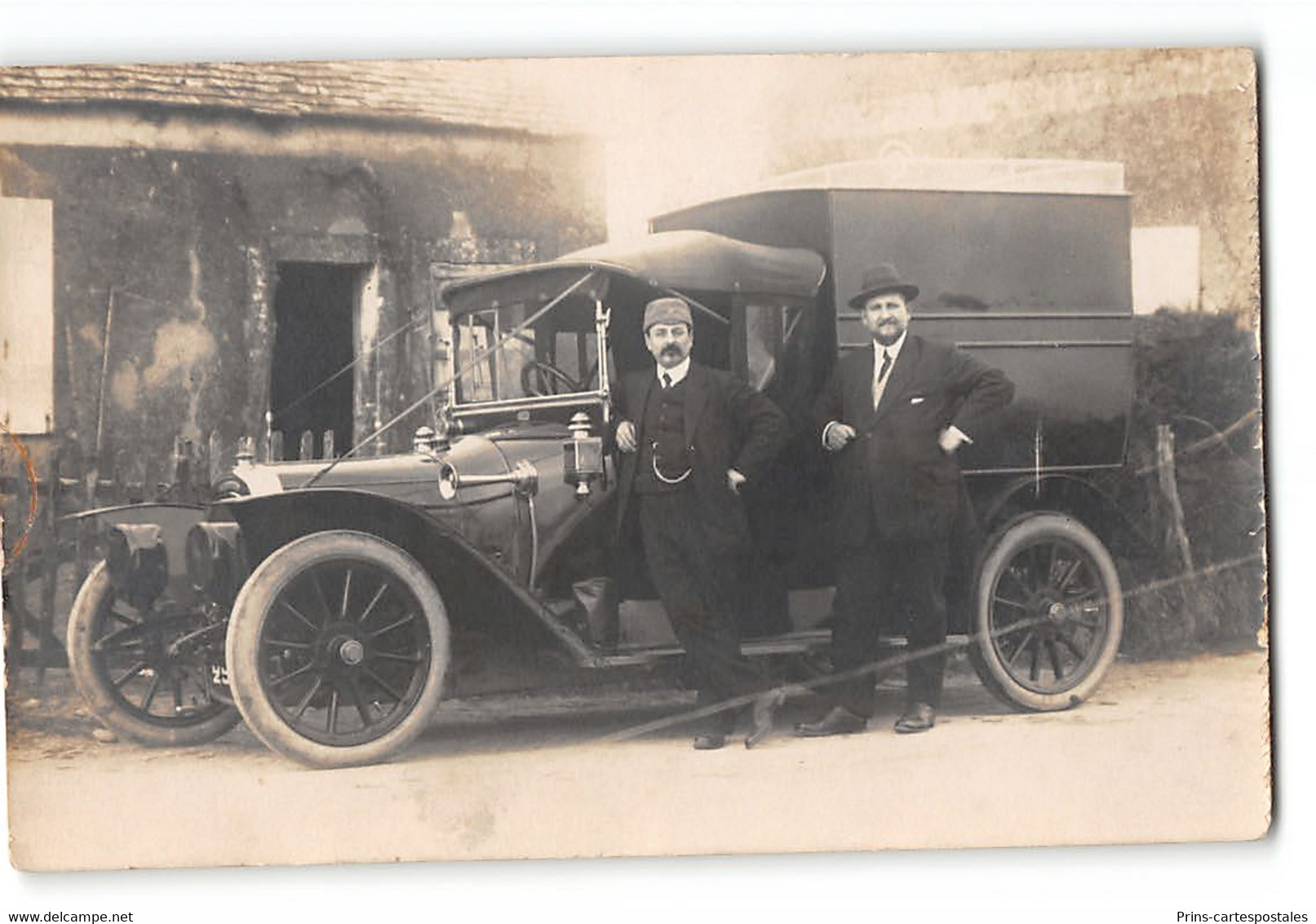 CPA Carte Photo Une Voiture De Livraison - Taxis & Droschken