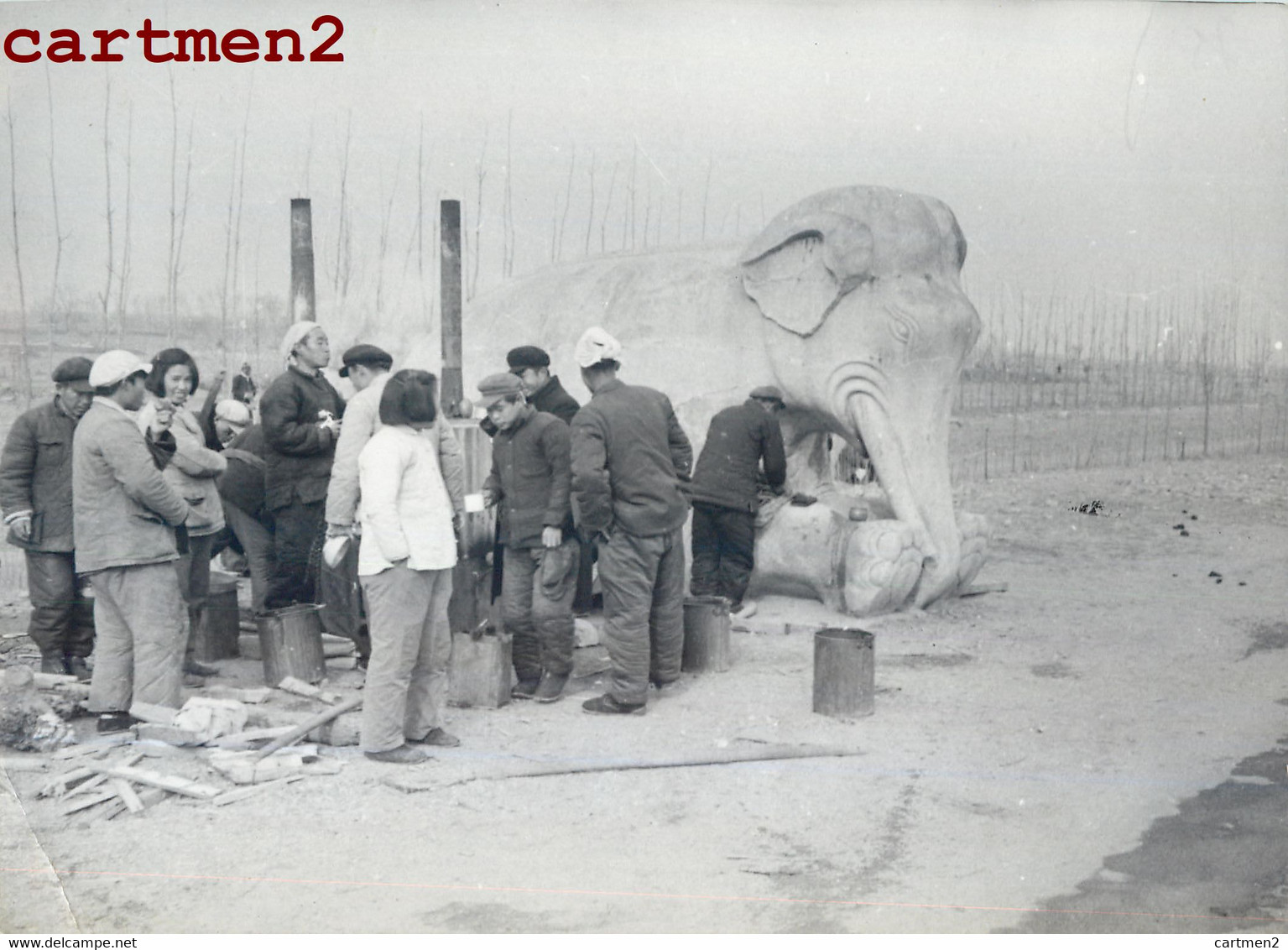 PHOTOGRAPHIE ANCIENNE : PEKIN UNE CANTINE DANS LA VALLEE DES ESPRITS TOMBEAUX DYNASTIE MING CHINE CHINA - Chine