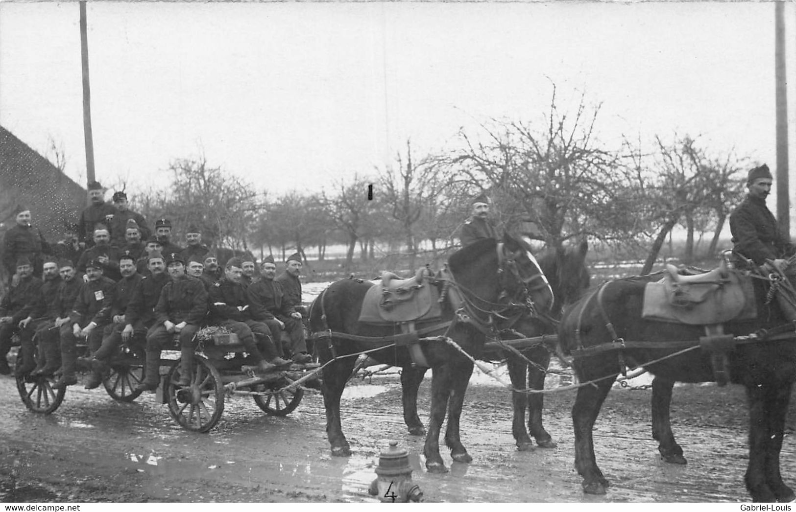 Carte-Photo - Militaria - Soldats - Armée Suisse - Schweizer Armee - Promenade à Kappelen (Lyss) - Lyss