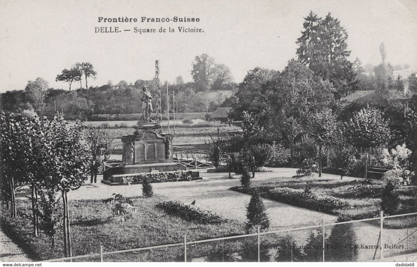 CPA - DELLE (TERRITOIRE DE BELFORT) - SQUARE DE LA VICTOIRE - MONUMENT - Delle