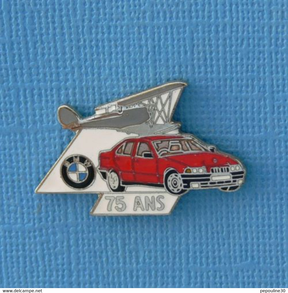 1 PIN'S //  ** AVION BIPLAN / BMW 75 ANS ** . (BMW / Démons & Merveilles) - BMW