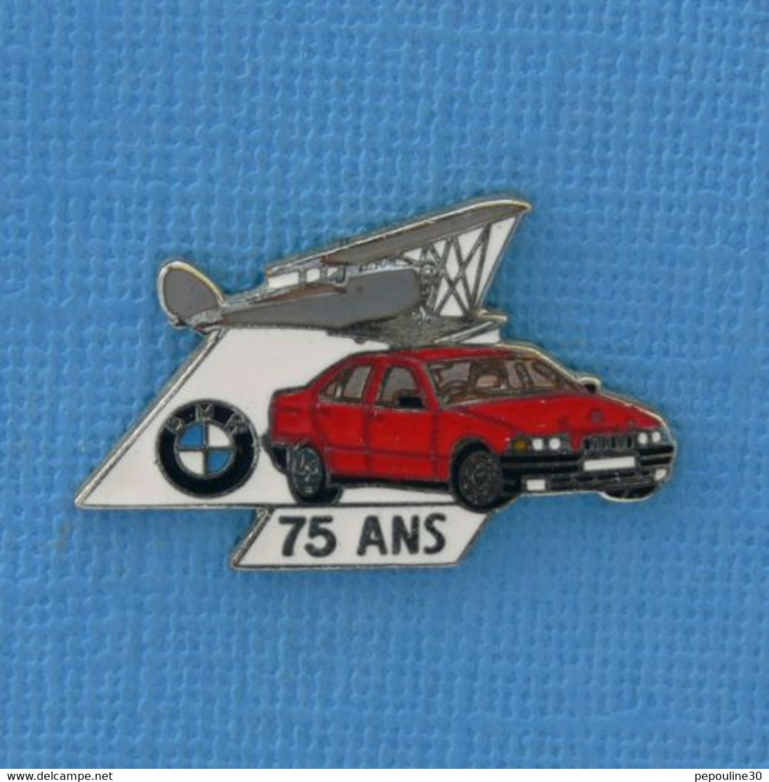 1 PIN'S //  ** AVION BIPLAN / BMW 75 ANS ** . (BMW / Démons & Merveilles) - BMW