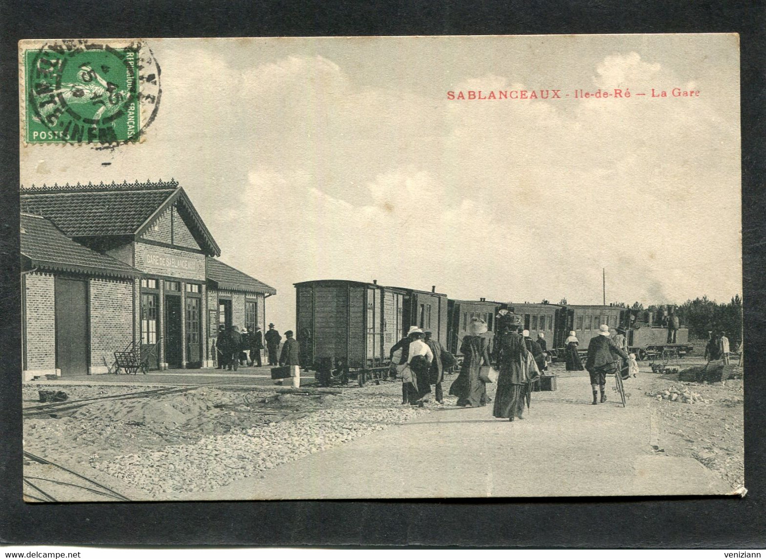 CPA - ILE DE RE - SABLANCEAUX - La Gare - Les Quais, Les Voies - Train - Départ Des Passagers, Très Animé - Ile De Ré