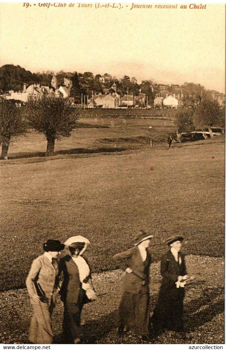 GOLF CLUB DE TOURS . 37 . JOUEUSES REVENANT AU CHALET - Golf