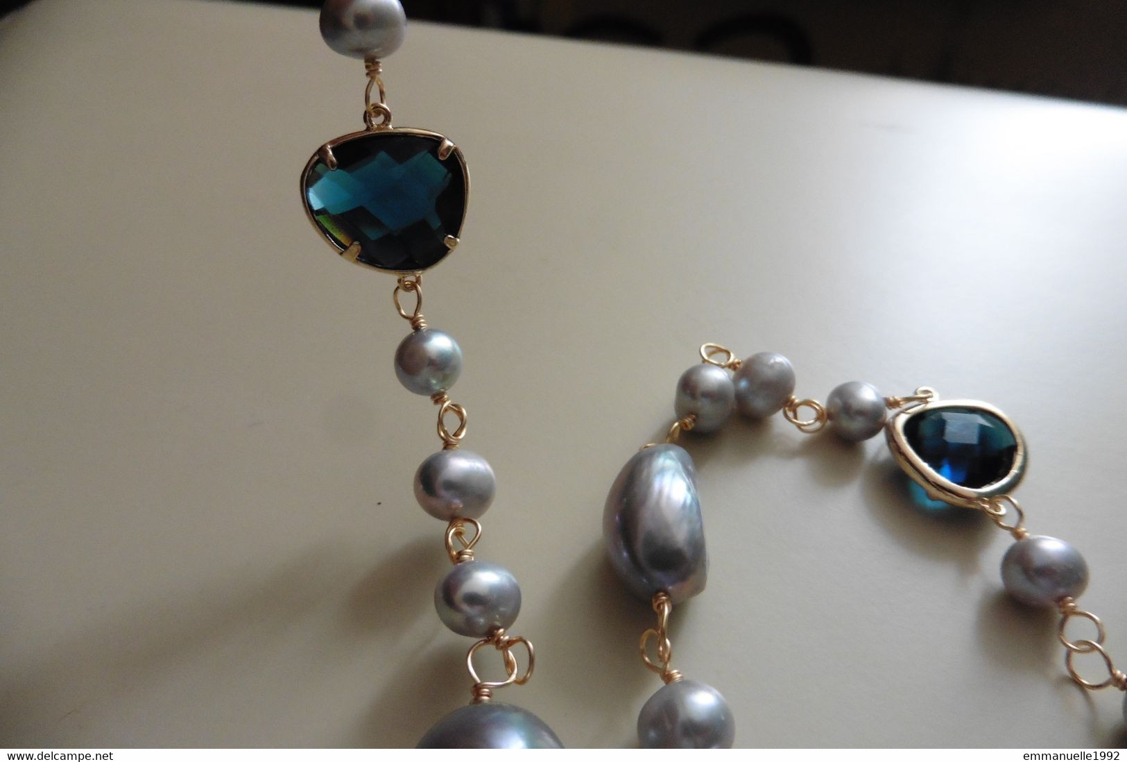 Neuf - Collier Sautoir Plaqué Or Perles Gris Nacré Cristal Bleu Fantaisie 149 Cm - Collane/Catenine