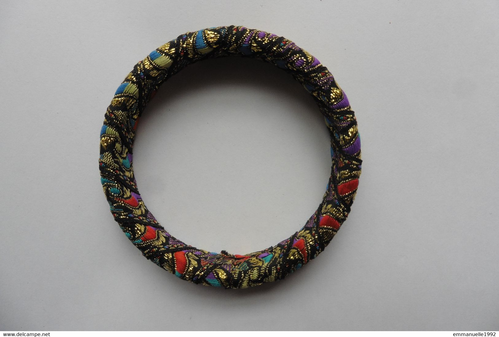 Neuf - Bracelet Large Indien Tissé Or Et Multicolore - Artisanat Inde - Armbanden