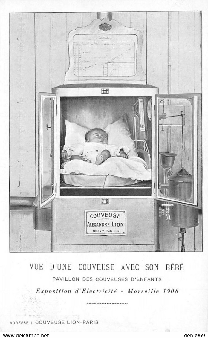 MARSEILLE 1908 - Exposition D'Electricité - Vue D'une Couveuse Avec Son Bébé - Alexandre Lion, Paris - Internationale Tentoonstelling Voor Elektriciteit En Andere