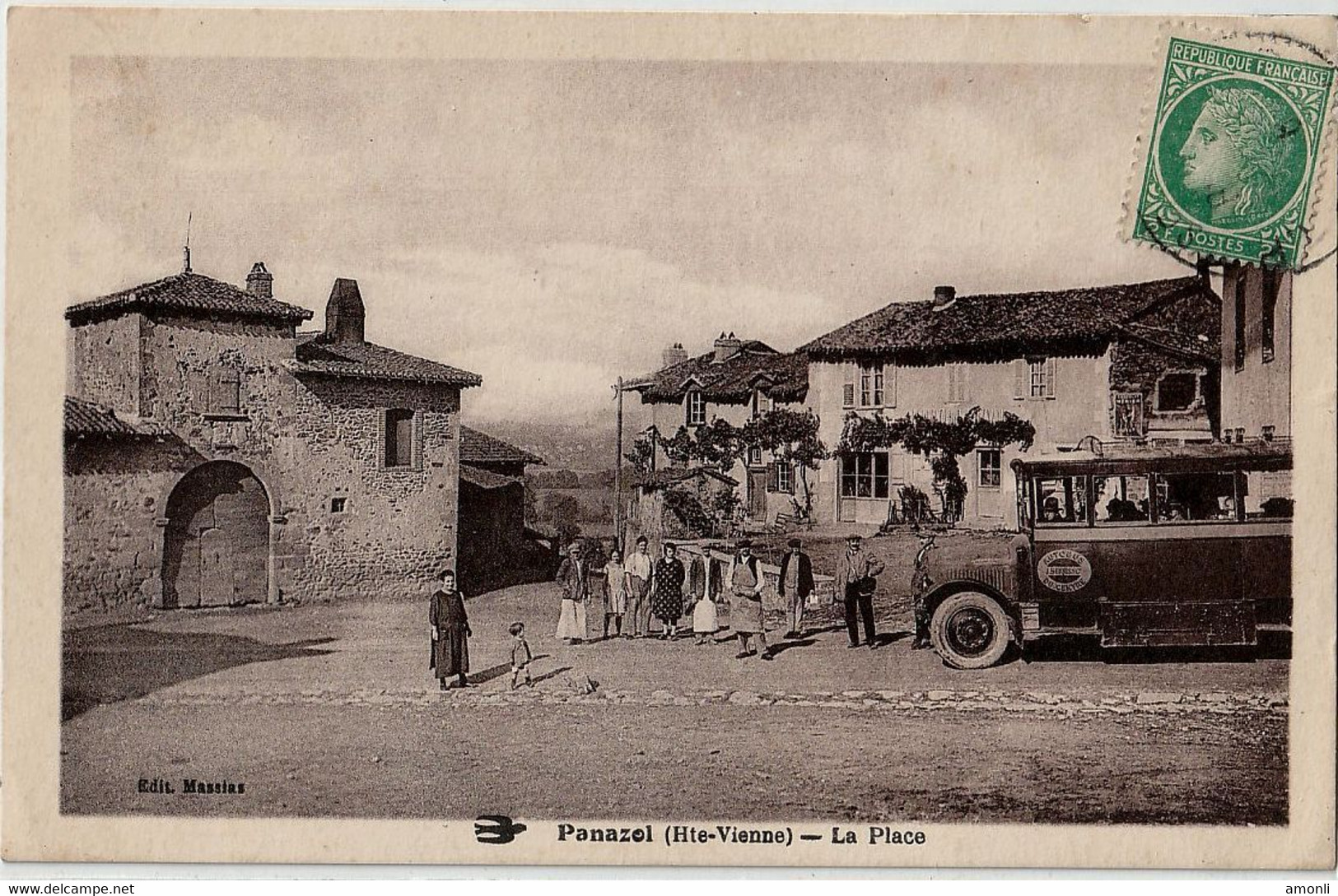 87. HAUTE-VIENNE - PANAZOL. La Place. Autobus Du Centre Bernis à L'arrêt. - Panazol