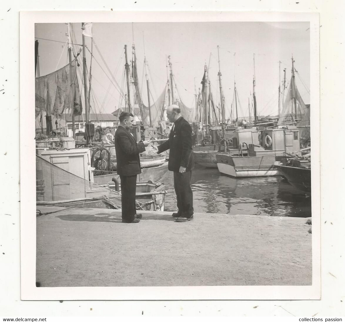 Photographie , Bateau , ILE D'YEU , 1951, 125 X 130 Mm, Frais Fr 1.65 E - Barcos