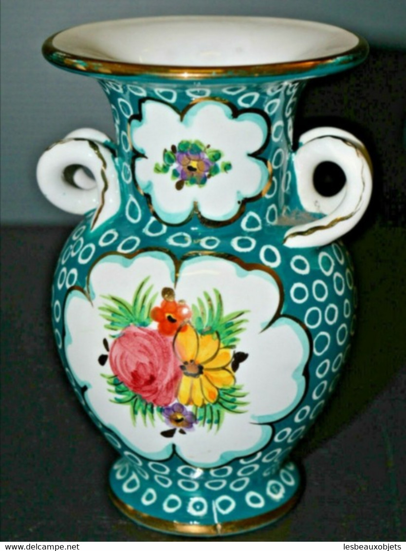 PETIT VASE PORCELAINE ITALY DERUTA FLEURI FLEURS MILIEU XXe MAJOLIQUE VINTAGE COLLECTION VITRINE