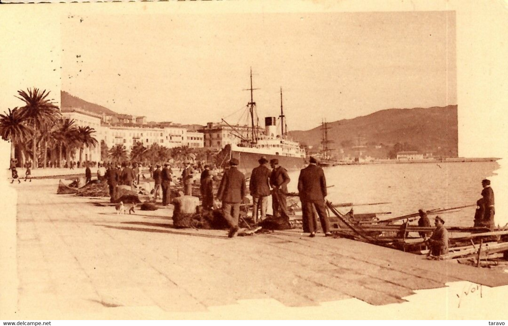 CORSE -- AU PORT D'AJACCIO - Pêcheurs - Courrier à Quai - Ajaccio