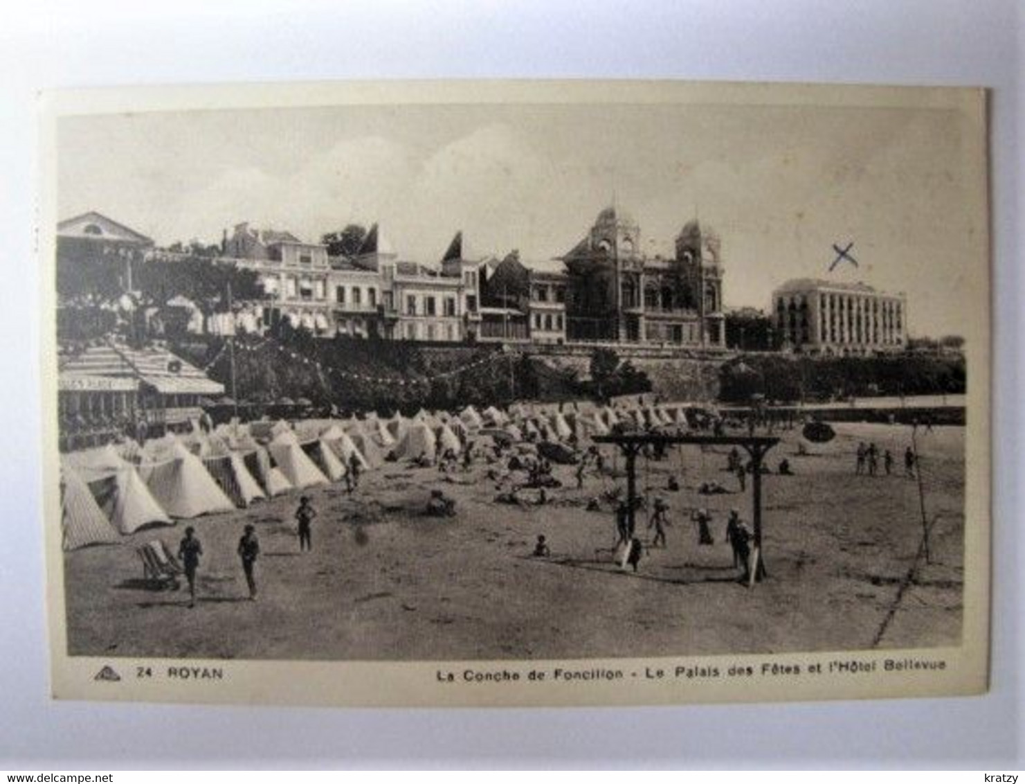 FRANCE - CHARENTE MARITIME - ROYAN - La Conche De Foncillon - Le Palais Des Fêtes Et L'Hôtel Bellevue - 1933 - Royan