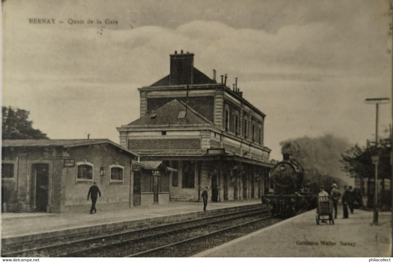 Bernay (27) Quais De La Gare (animee) 1918 - Bernay