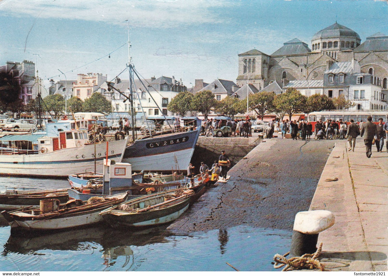 CONCARNEAU  LE QUAI ET L'ARRIERE PORT (MAR4) - Concarneau