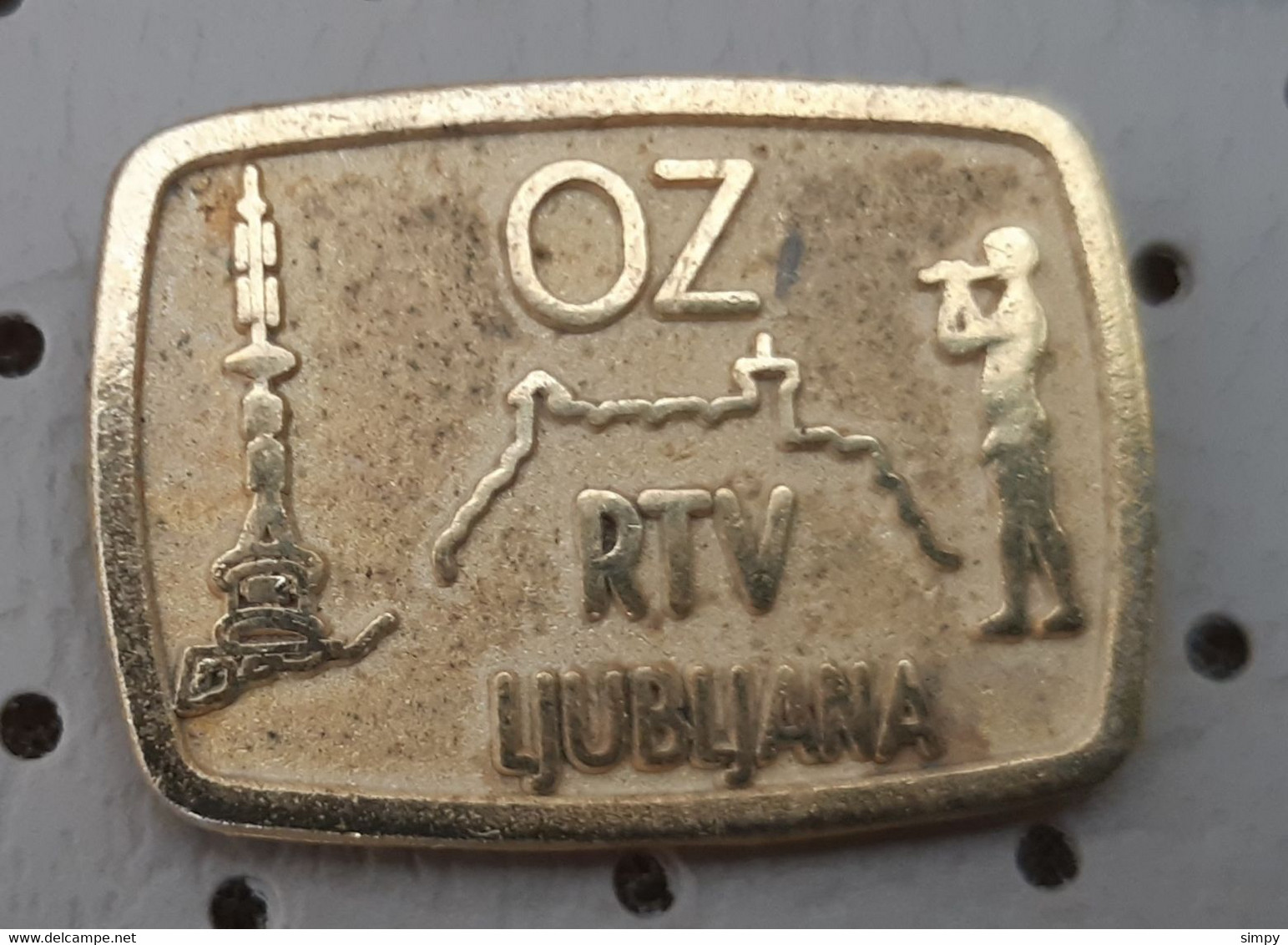 Radio Television  RTV Ljubljana Transmitter Music Boy With A Whistle Slovenia Pin - Médias