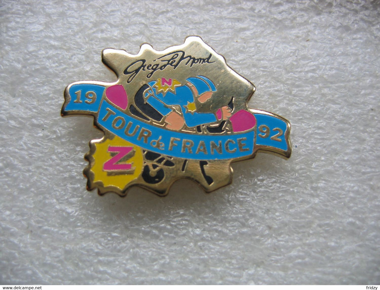 Pin's Du 79eme Tour De France En 92 (et Non 19eme Comme Inscrit Sur Le Pin's) - Cyclisme