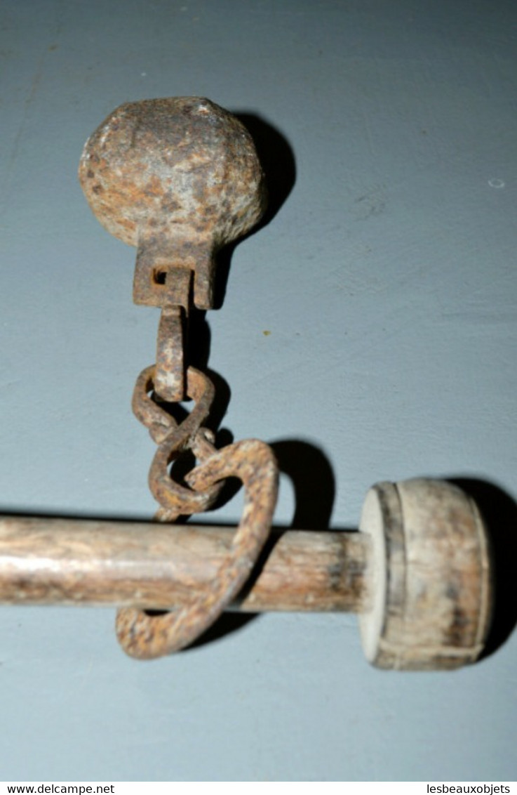 SUPERBE BALANCE ROMAINE BOIS et fer forgé XVIIIe PESON ANCIEN Outil ancien déco