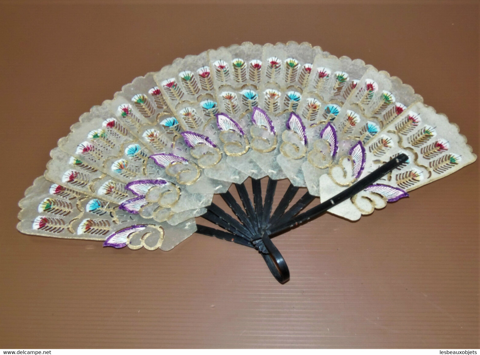 SUPERBE EVENTAIL XIXe Napoléon III Vessie de Porc Peinte FAN COSTUME ELEGANTE collection déco vitrine