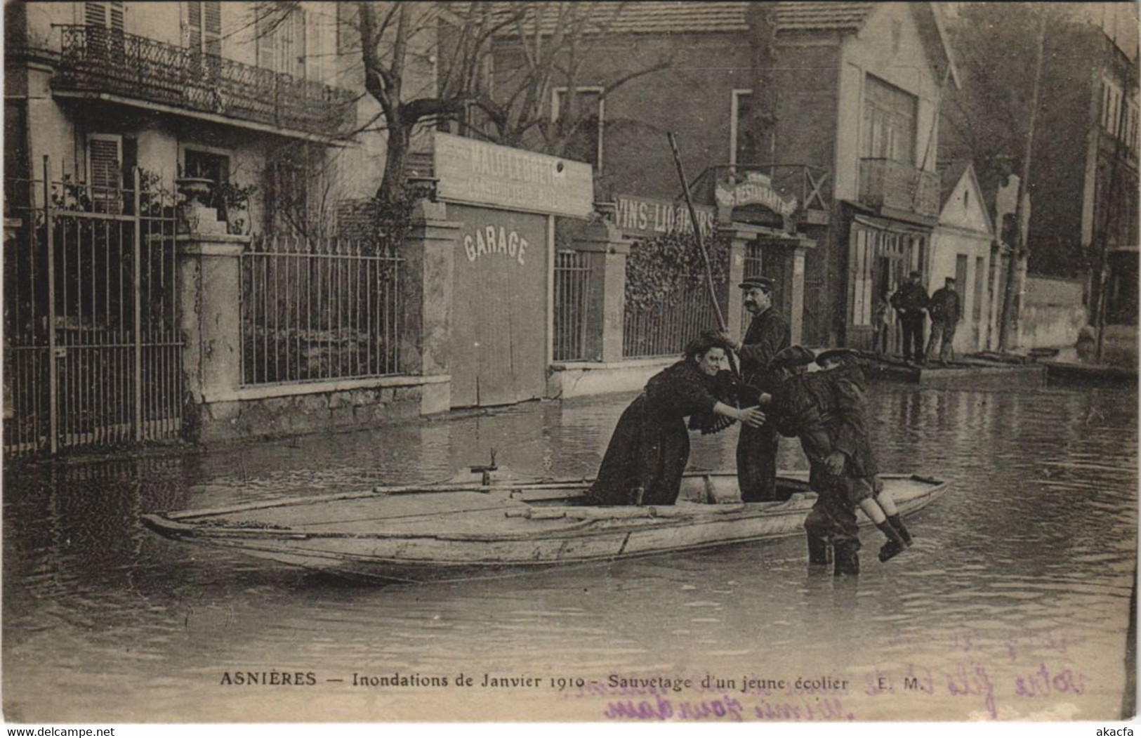 CPA ASNIERES Inondations 1910 - Sauvetage D'un Jeune Ecolier (1149914) - Arnières