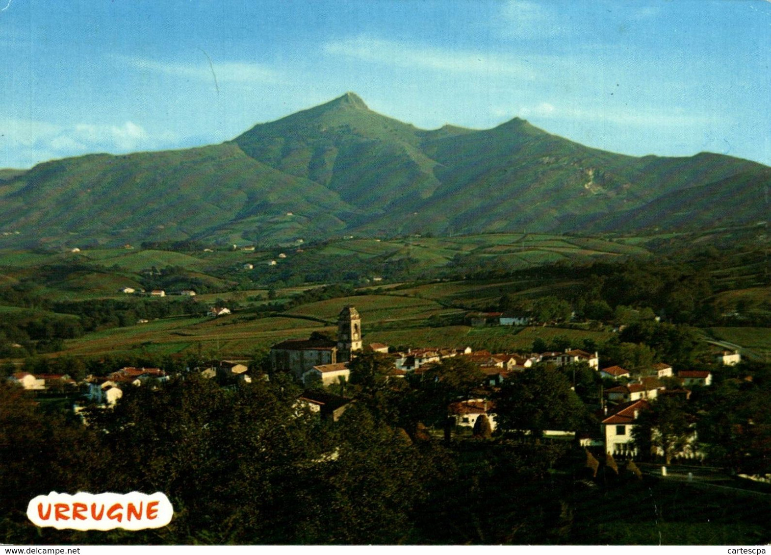 Urrugne Vue Generale Au Fond La Rhune       CPM Ou CPSM - Urrugne