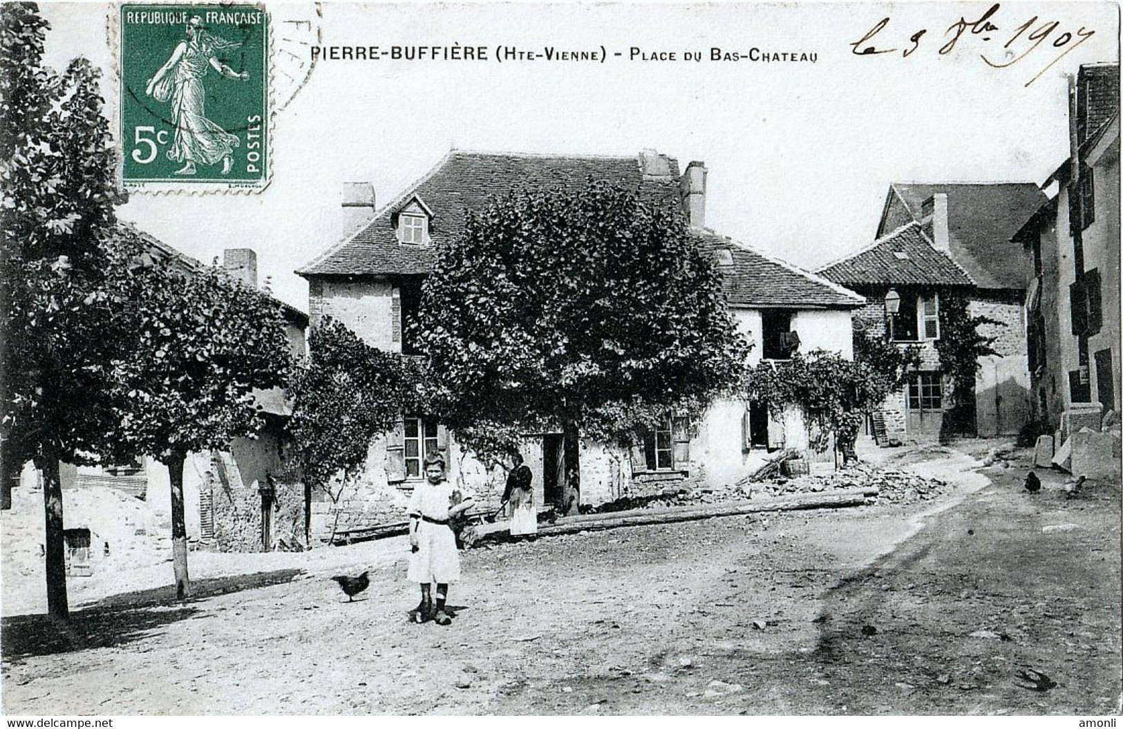 87. HAUTE-VIENNE - PIERRE-BUFFIERE. Place Du Bas-Château. - Pierre Buffiere