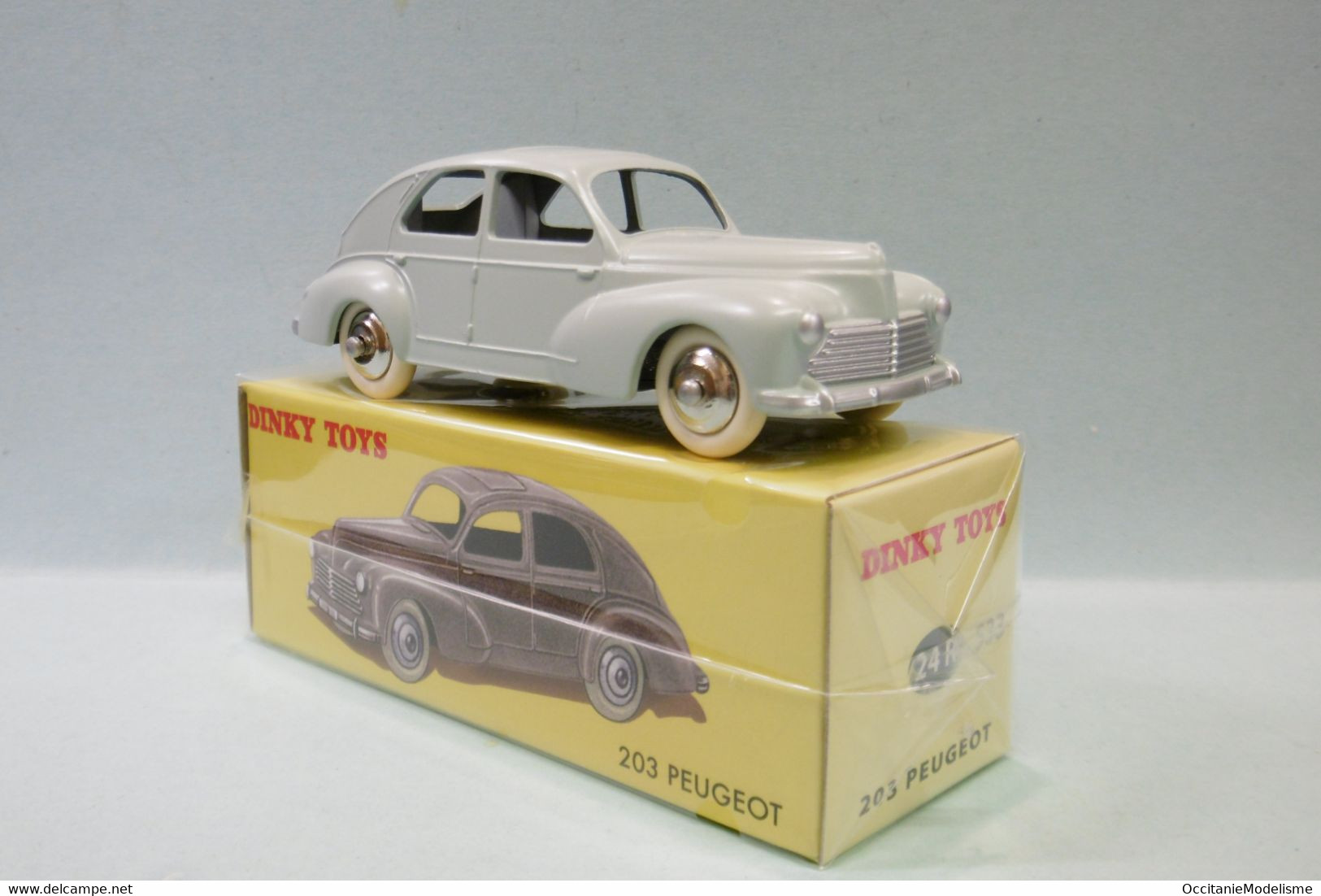 Dinky Toys / DeAgostini - PEUGEOT 203 Vert Pastel Mat Réf. 24 R 533 Neuf NBO 1/43 - Dinky