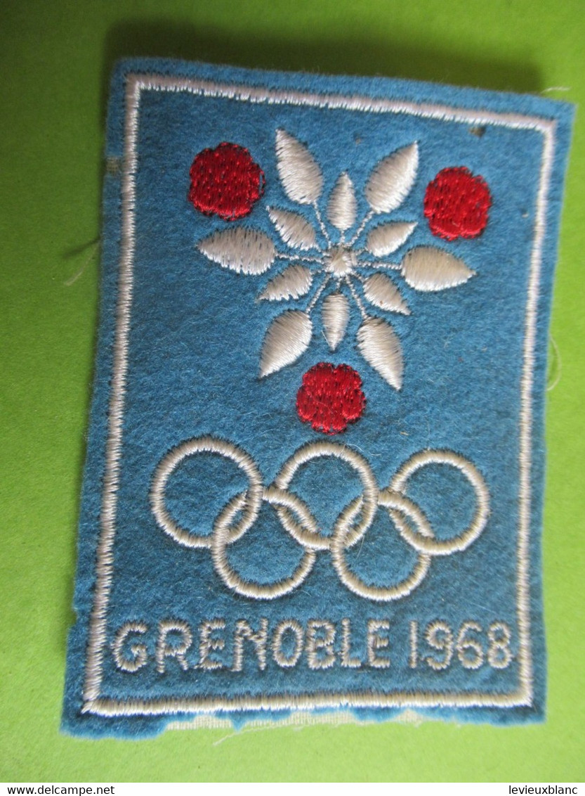 Ecusson Tissu Ancien / Sport/ Xémes Jeux Olympiques D'Hiver/ GRENOBLE/ Isére/Flocon De Neige/ 1968                 ET336 - Stoffabzeichen