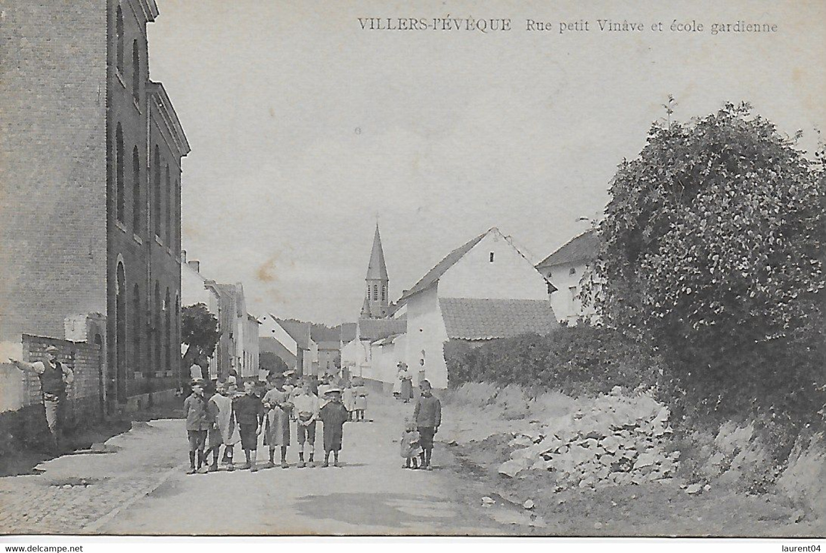 AWANS. VILLERS L'EVEQUE. RUE PETIT VINAVE ET ECOLE GARDIENNE.TRES BELLE ANIMATION - Awans