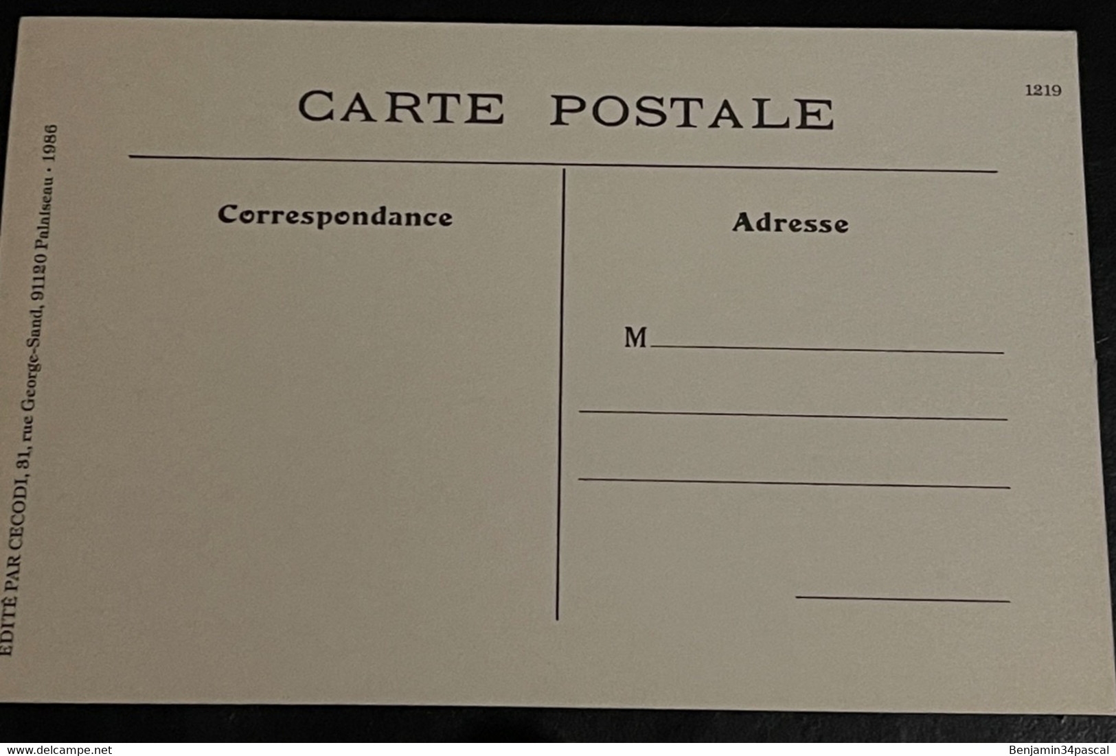 Cpa Haute-Ariège, inventaire de Corminac ,Les ours à l’entrée de L’église , édition Cecodi d’après 1900 qualité