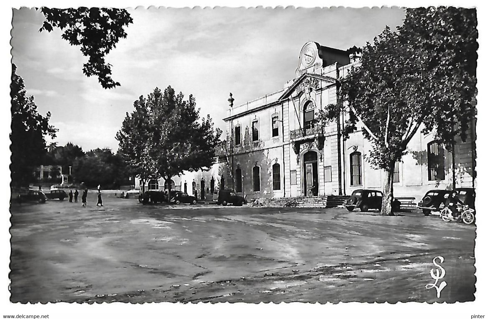 ALES - Place De La Mairie Et La Mairie - Alès