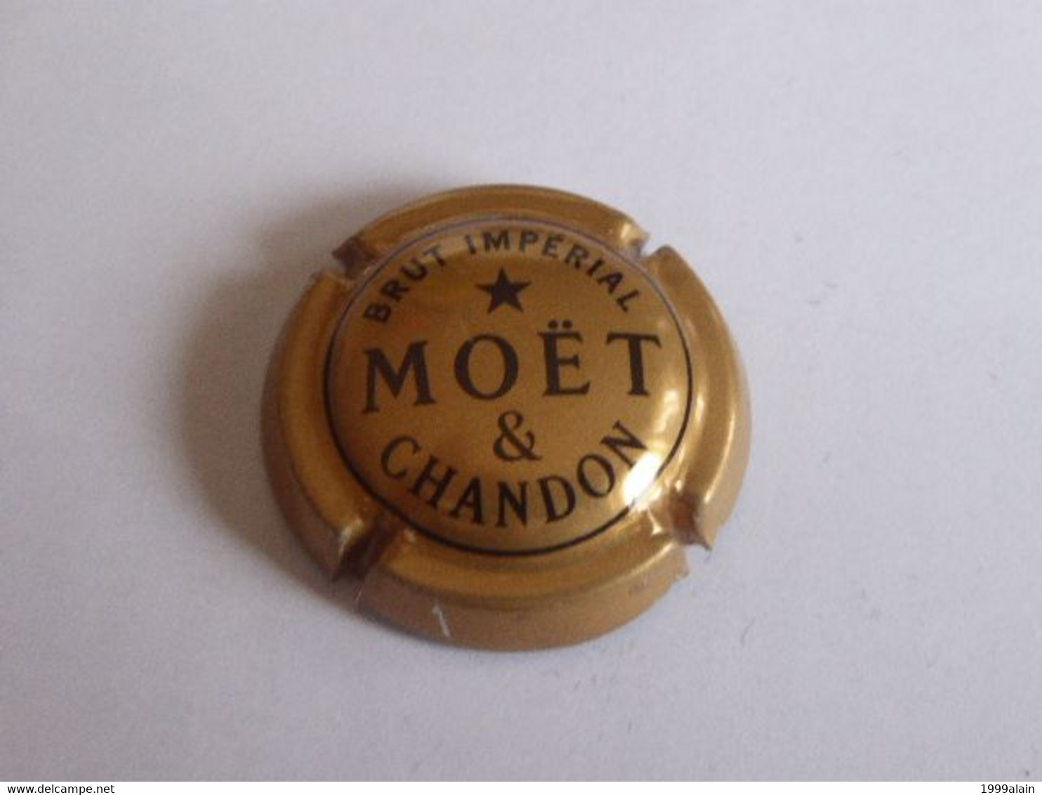 CAPSULE CHAMPAGNE MOET ET CHANDON N°224 - Moet Et Chandon