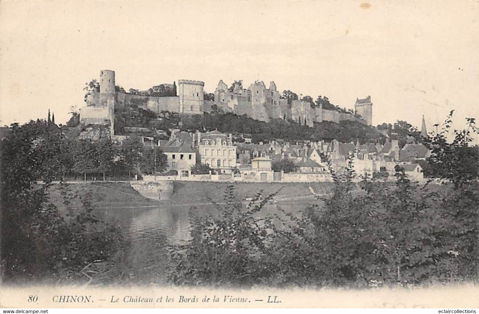 Chinon       37        Le Château Et La Vienne Vue Générale   L.L. 80   (voir Scan) - Chinon