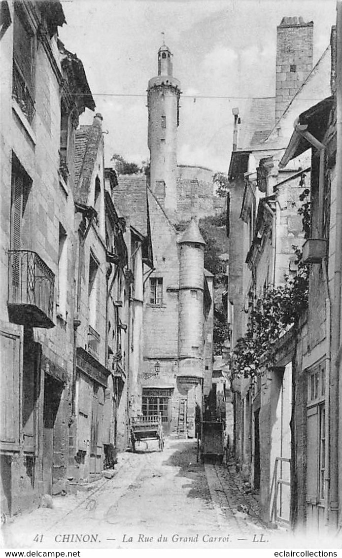 Chinon       37         La Rue Du Grand Carroi  LL 41         (voir Scan) - Chinon