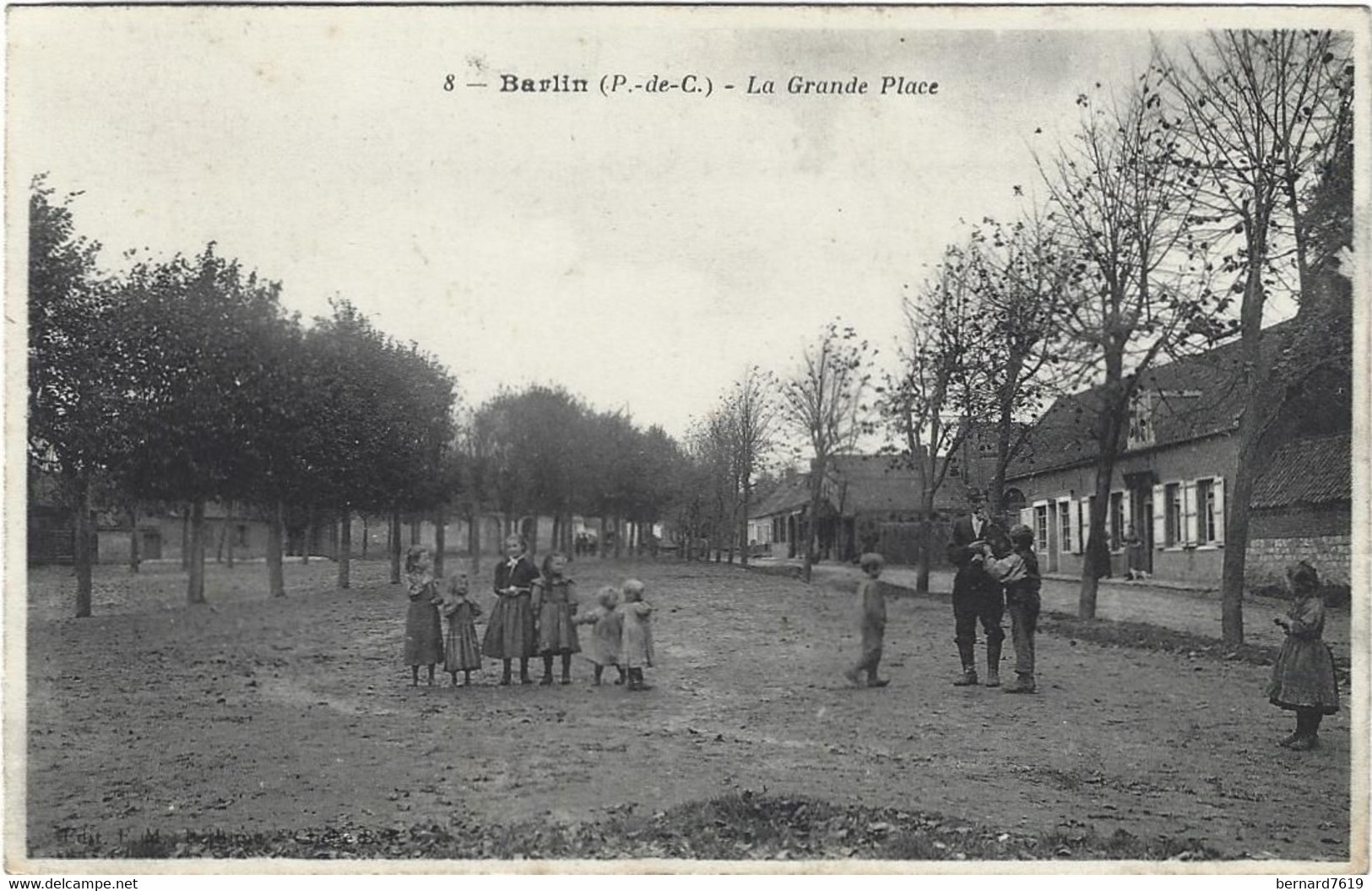 62  Barlin  -  La Grande Place - Barlin