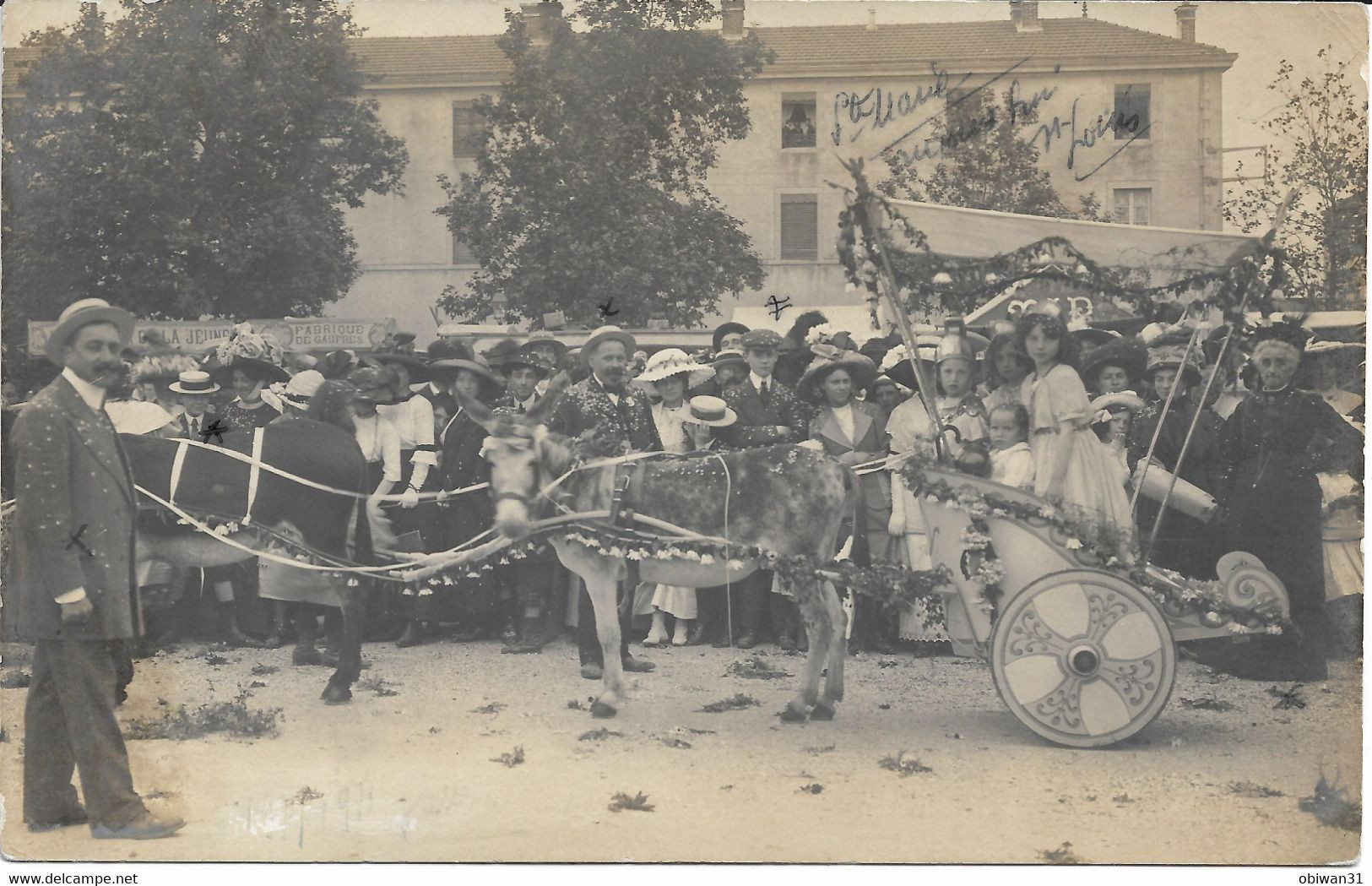 CPA - France - (85) Vendée - La Roche-Sur-Yon - Carte Photo - Char Tiré Par 2 ânes Place Napoléon (Fête Des Fleurs 1911) - La Roche Sur Yon