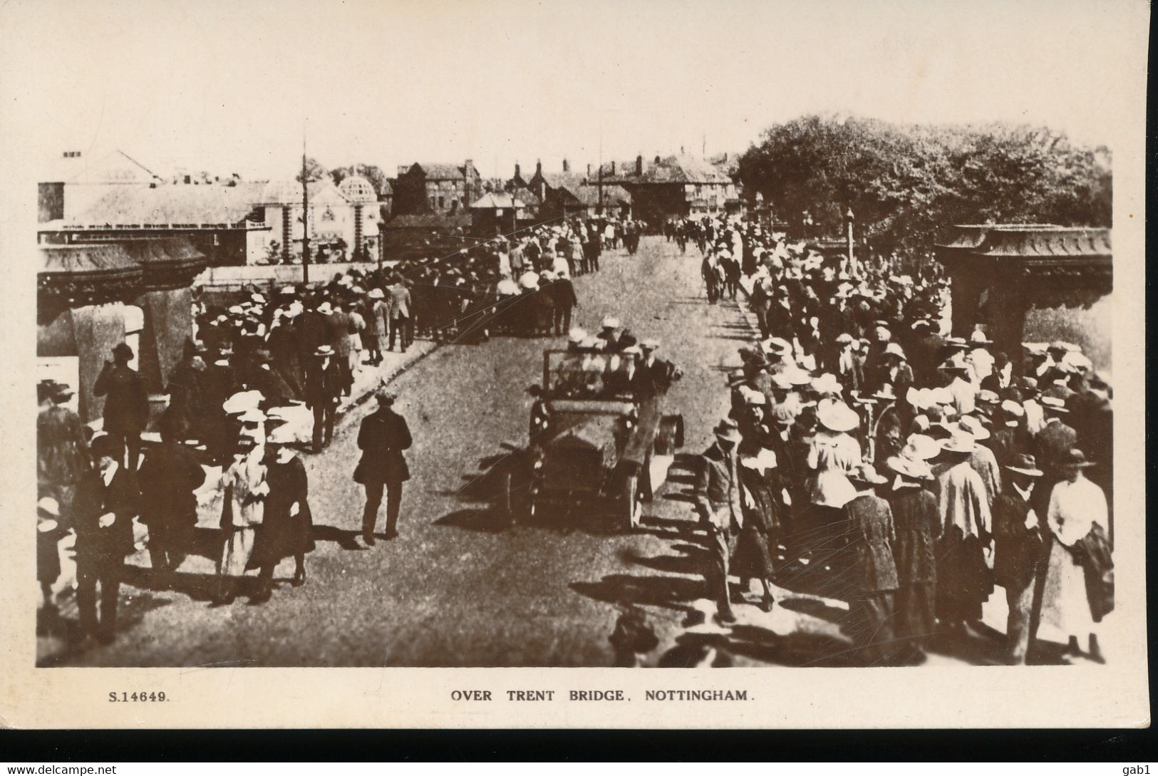 Angleterre ---  Over Trent Bridge ,  Nottinghan - Nottingham