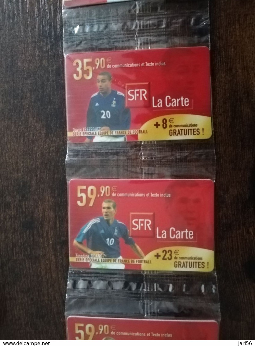 FRANCE  SFR CARDS/ SERIE EQUIPE DE FRANCE DE FOOTBALL 11 MINT CARDS IN WRAPPER/ COLLECTORS ITEM    ** 6138**