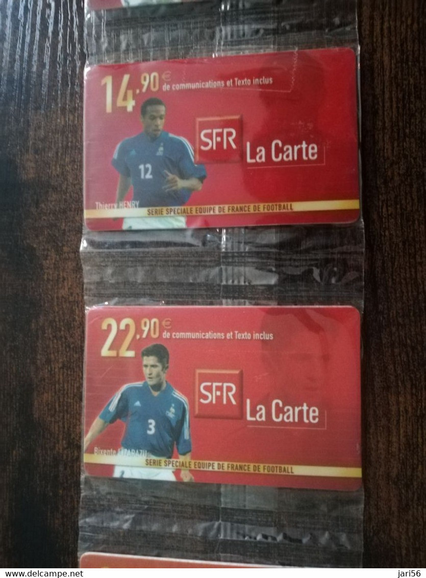 FRANCE  SFR CARDS/ SERIE EQUIPE DE FRANCE DE FOOTBALL 11 MINT CARDS IN WRAPPER/ COLLECTORS ITEM    ** 6138**