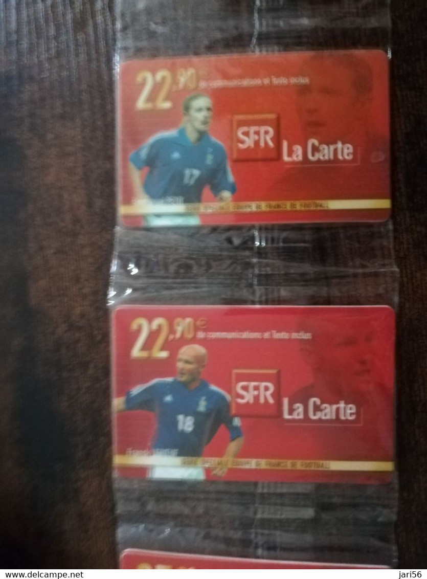 FRANCE  SFR CARDS/ SERIE EQUIPE DE FRANCE DE FOOTBALL 11 MINT CARDS IN WRAPPER/ COLLECTORS ITEM    ** 6138**