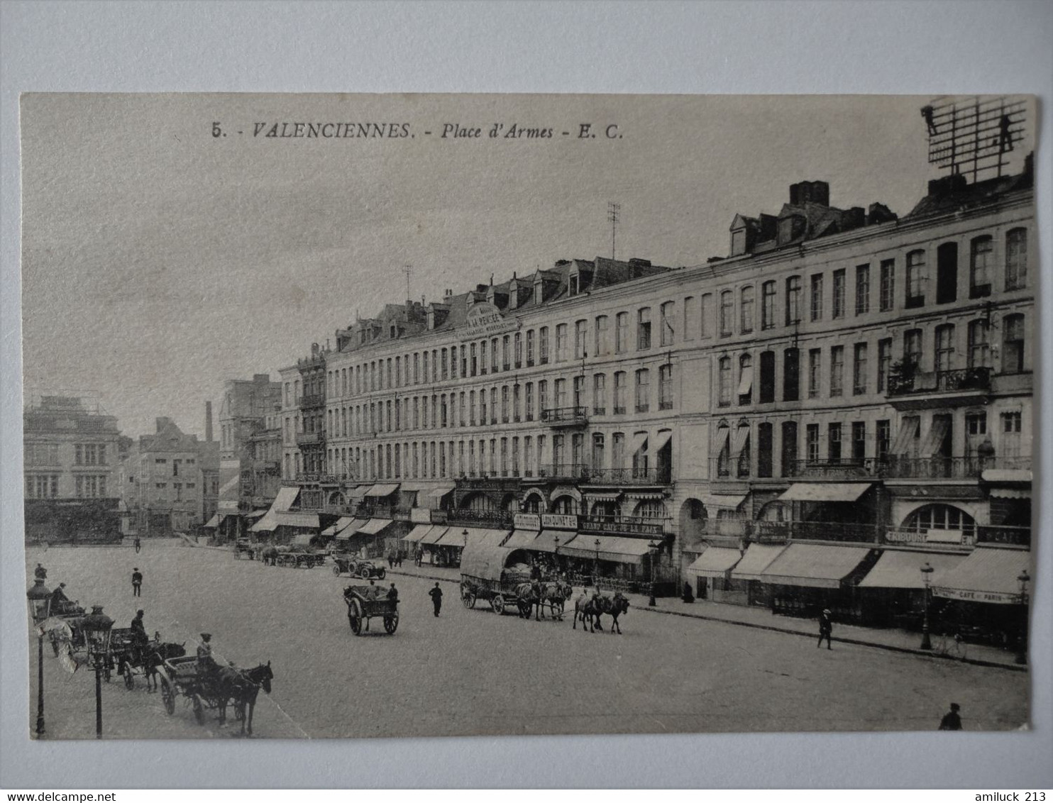 CPA VALENCIENNES - Place D'Armes - Valenciennes