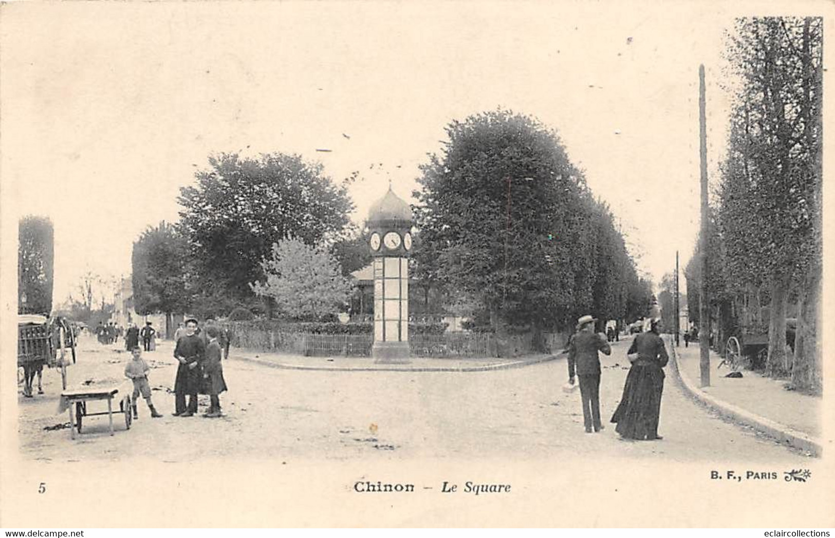 Chinon         37         Le Square     N° 5    (voir Scan) - Chinon