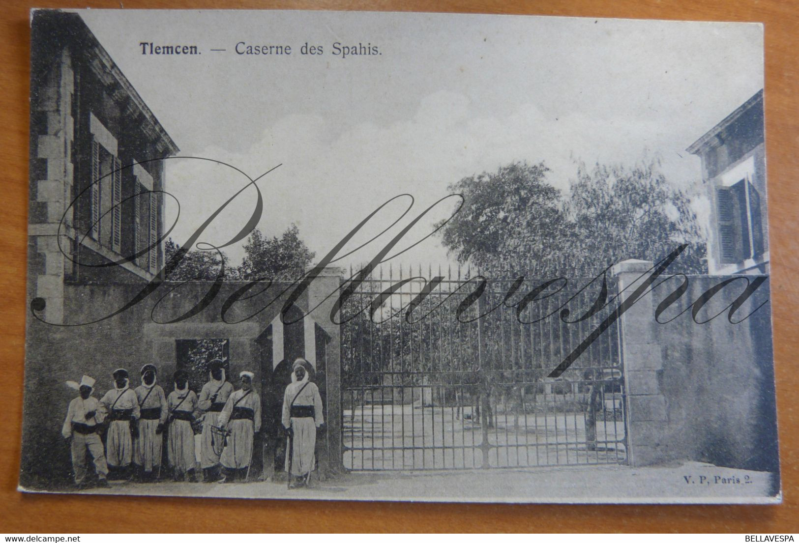 Tlemcen Caserne Des Spahis. (Cavalerie Soldiers?) -verso Pub Chocolat Blumer Antwerpen - Barracks