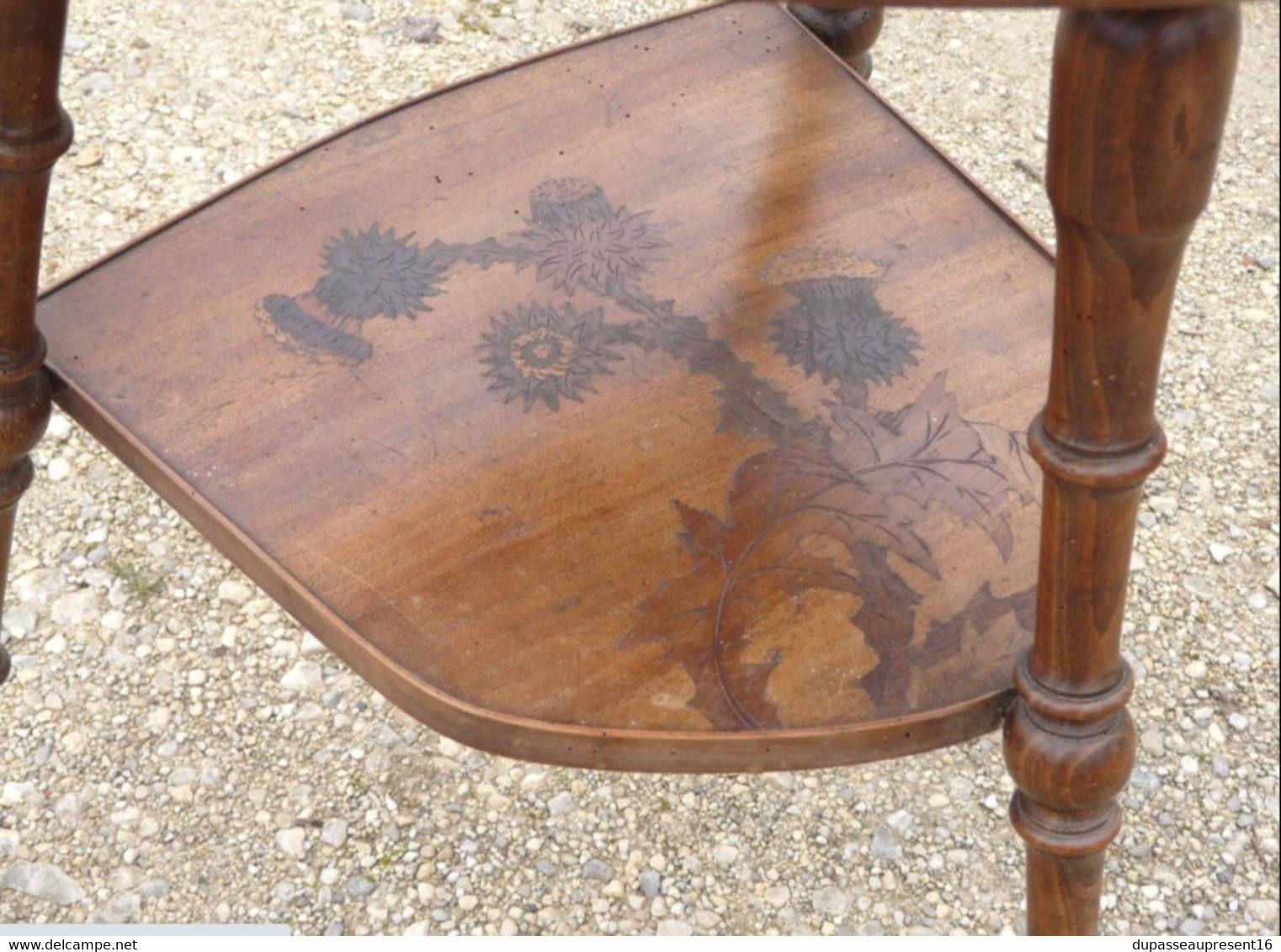 GUERIDON PLATEAU BLASON TABLE ART NOUVEAU EMILE GALLE CHARDONS ASYMETRIQUE DECO - Andere & Zonder Classificatie