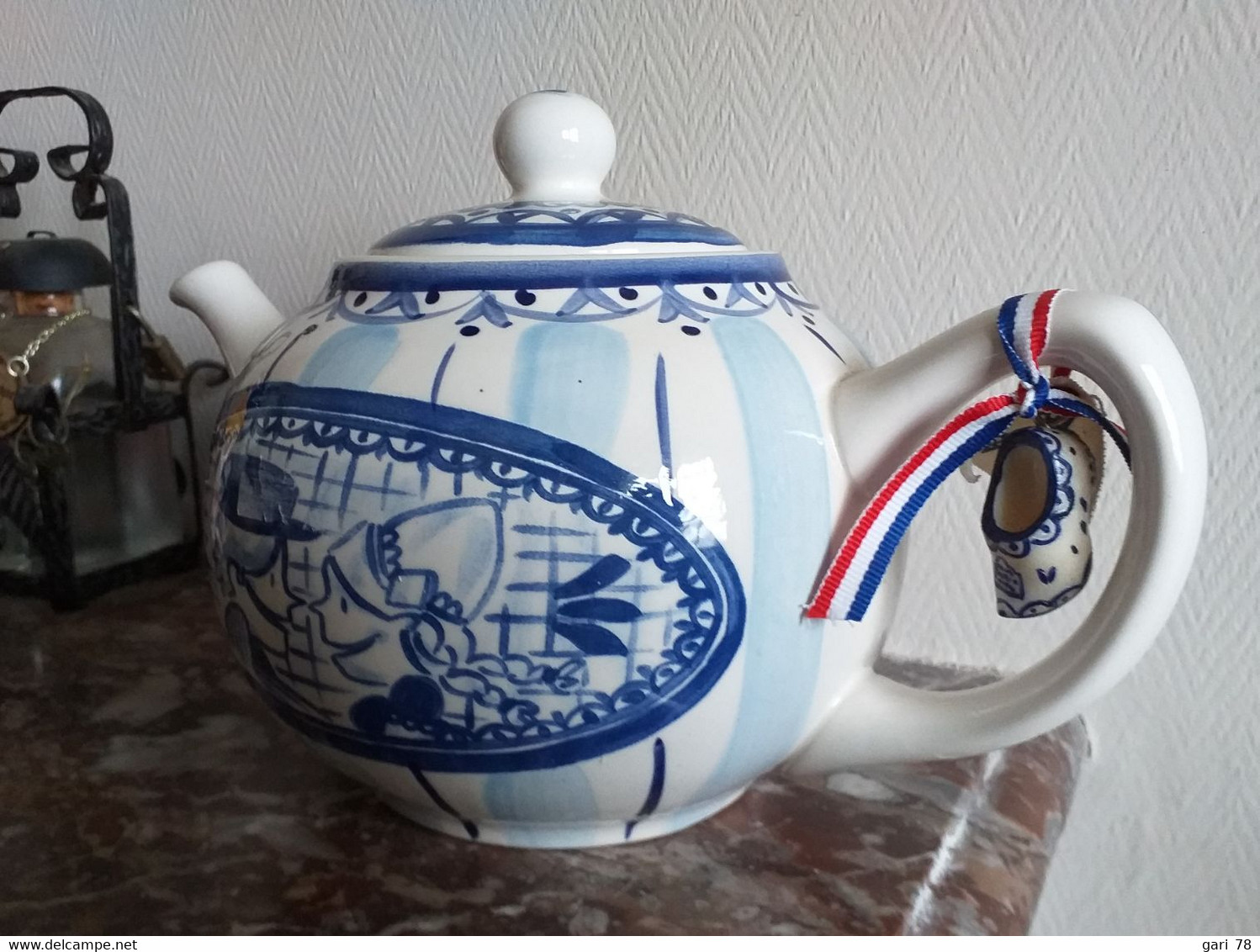 THEIERE Couleur Blanche Et Bleue "BLOND AMSTERDAM" - Neuve - Contenance 1.5 L - Teapots