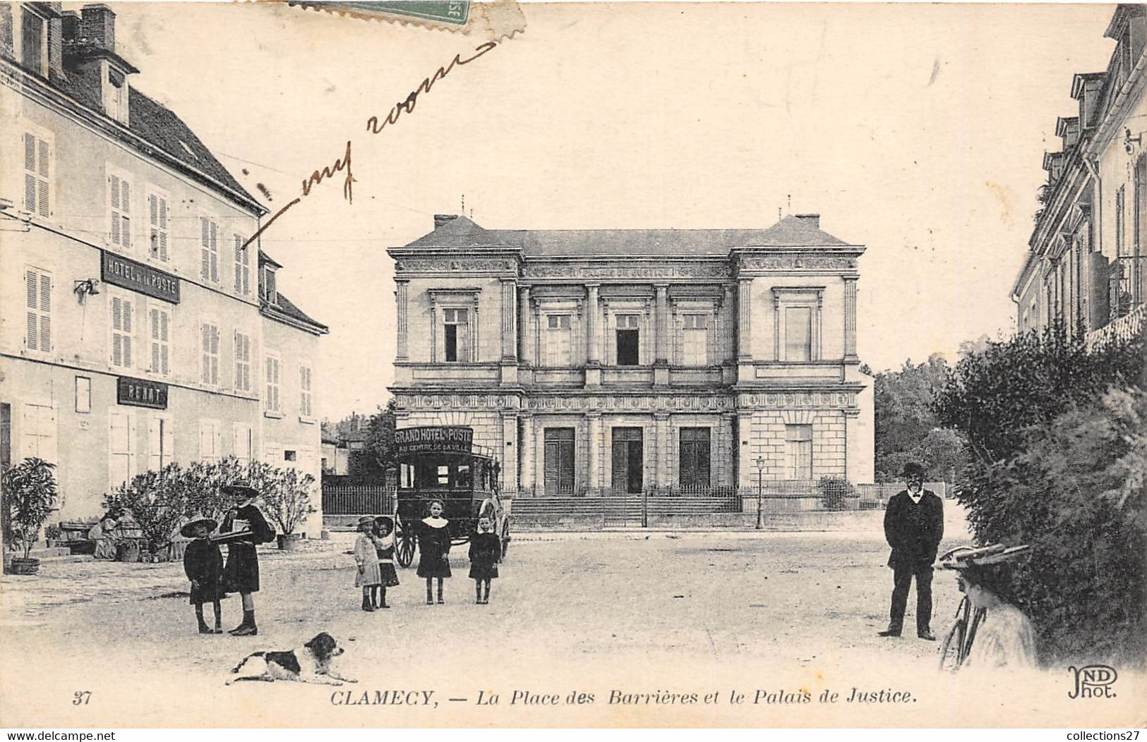 58-CLAMECY-LA PLACE DES BARRIERES ET LE PALAIS DE JUSTICE - Clamecy