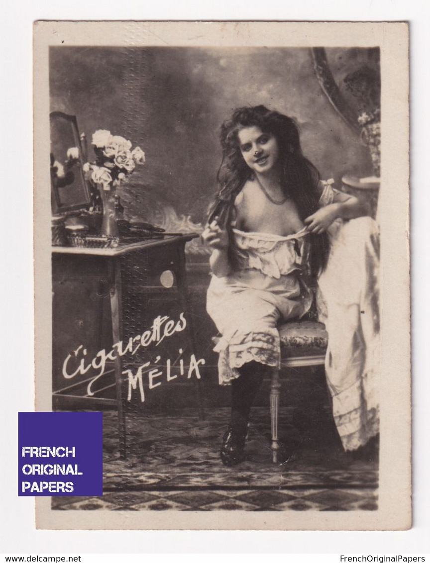 Cigarettes Mélia - Années 1925/30s - Photo Femme Sexy Pinup Lady Pin-up Woman Nue Nude Nu Seins Nus Sofa A55-59 - Andere Merken