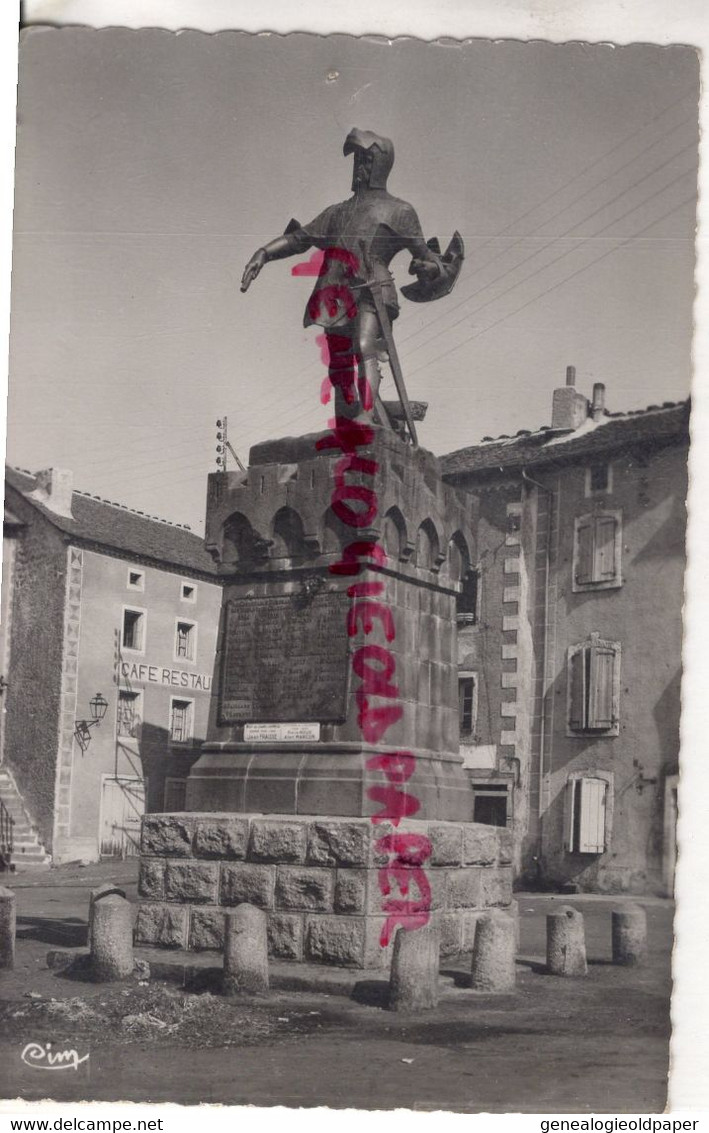 48- CHATEAUNEUF DE RANDON - STATUE DE DUGUESCLIN ERIGEE SUR LA PLACE -    - LOZERE - Chateauneuf De Randon