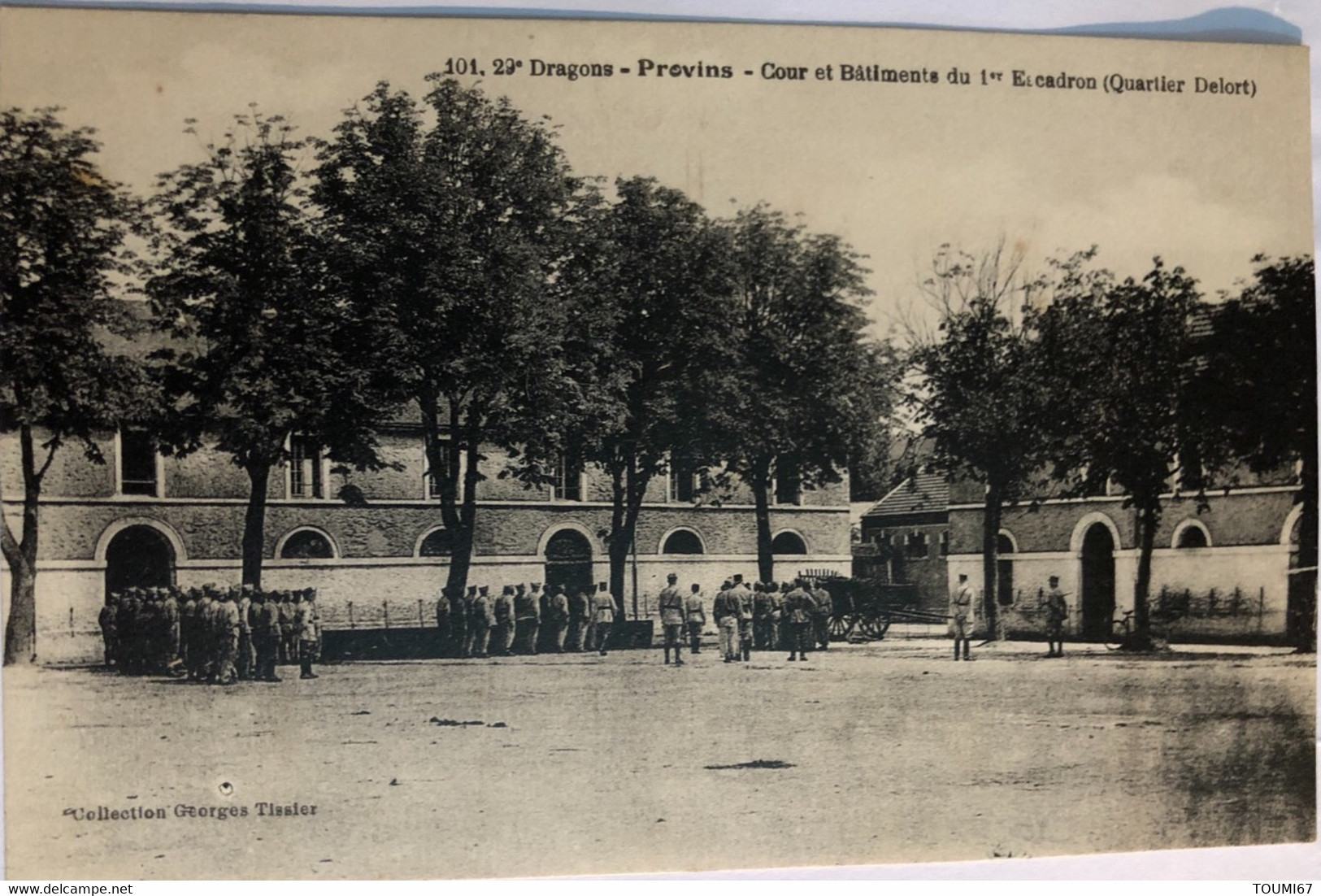 DRAGONS - PROVINS—Cour Et Bâtiment Du 1er Escadron (Quartier Delort) - Provins