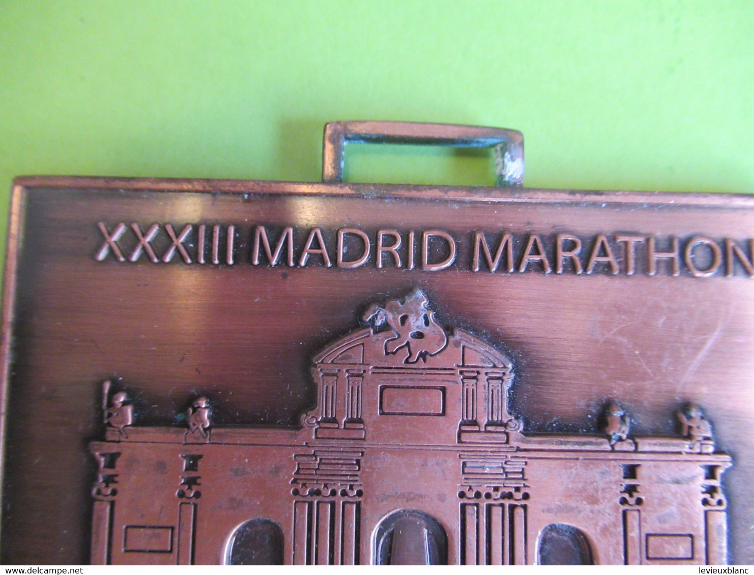 Médaille De MARATHON/ XXXIII MADRID Marathon/ 3M La Suma De Todos Comunidad De Madrid / 25 Avril 2010     SPO359 - Other & Unclassified