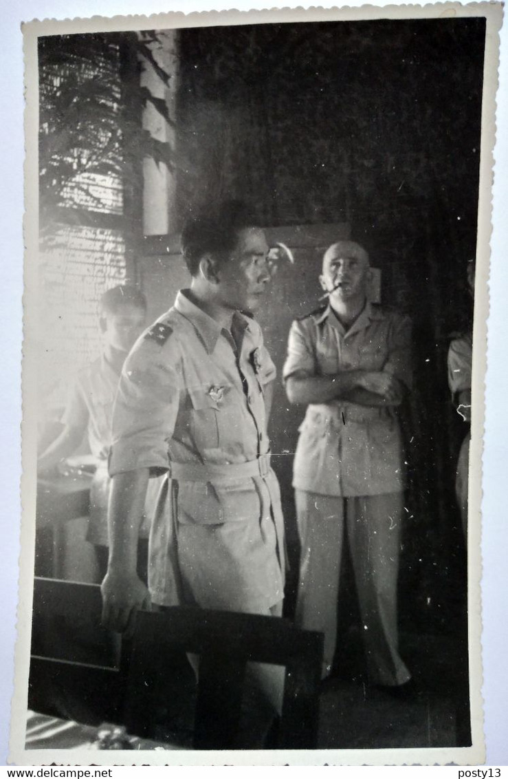 Guerre Indochine - Rare Carte Photo Nguyen Van Hinh  Chef D'État Major Armée Nationale - Bigeard à L'arrière Plan ? TBE - Andere Kriege